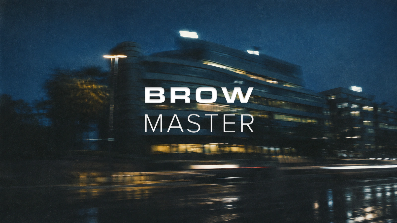 לוגו BrowMaster על רקע סצנת עיר מטושטשת בתנועה בלילה