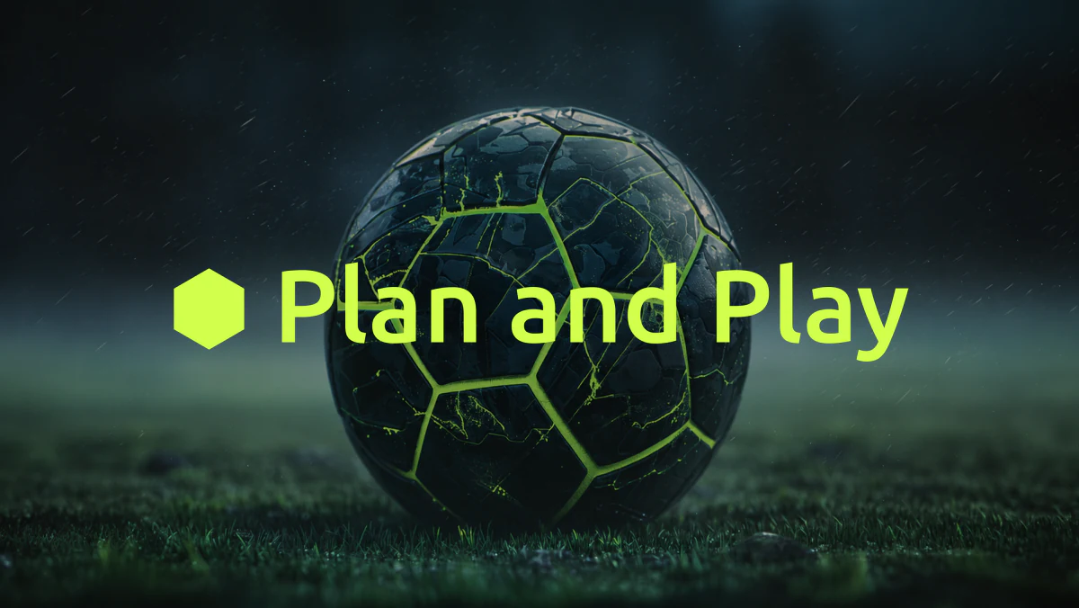 זהות Plan and Play על כדורגל כהה עם פרטים בירוק ליים חי